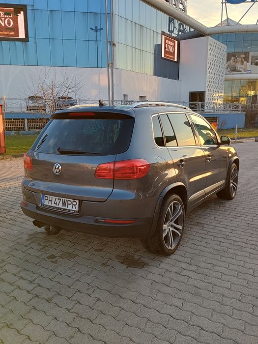 VW Tiguan R-Line Off-Road trapă panoramică