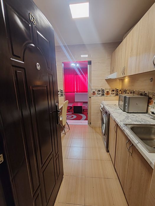 Închiriez garsonieră