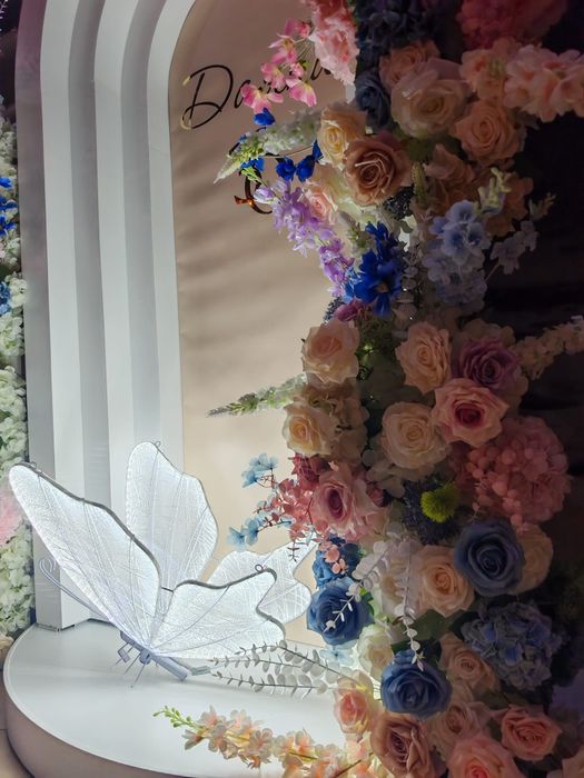 Светещи пеперуди ПОД НАЕМ