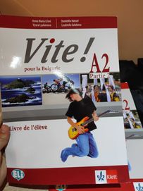 Учебник и учебна тетрадка по френски А2 partie 2
