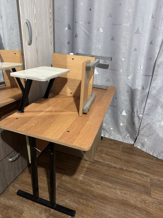 Стол учебный для дома