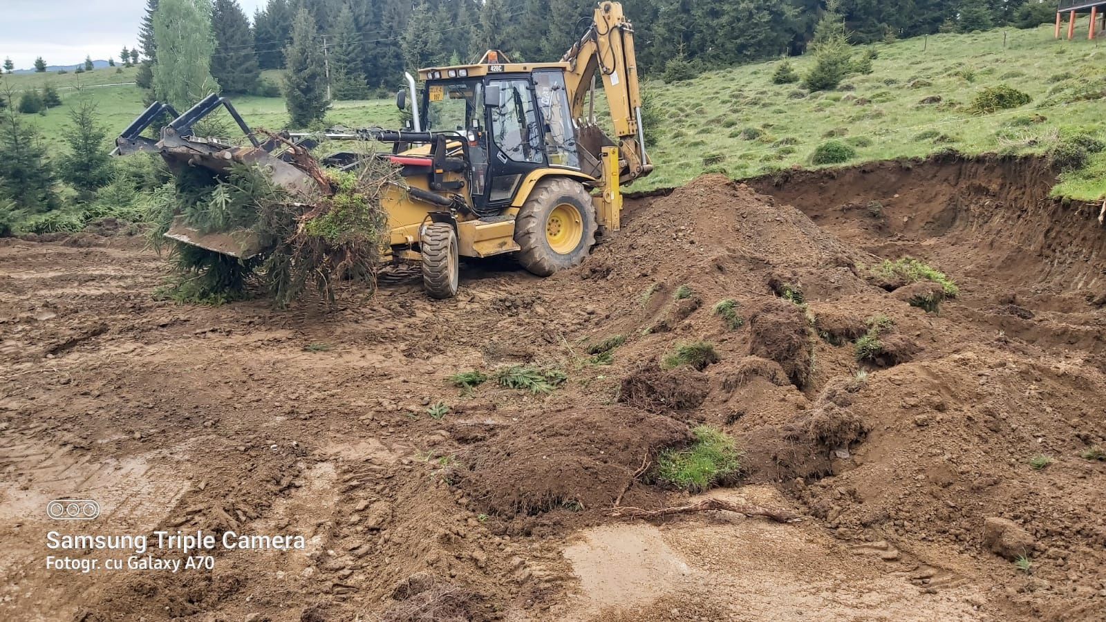 Servicii buldoexcavator și basculă 3.5t BELIȘ