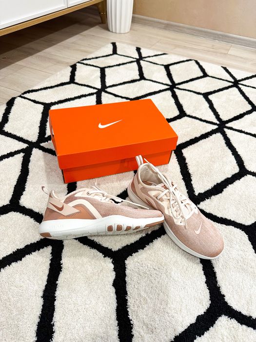 Оригинални Nike маратонки