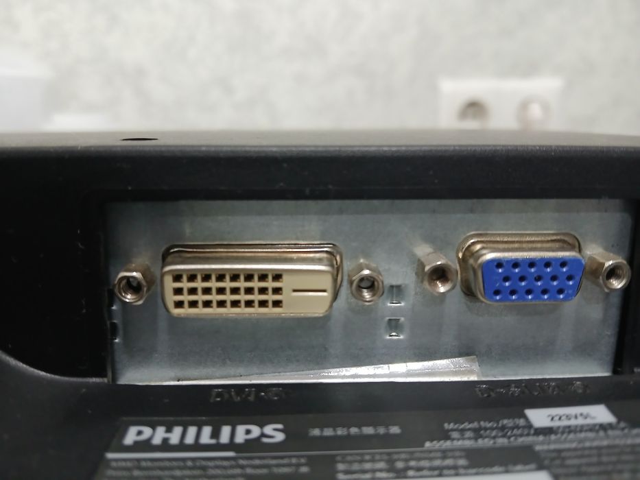 Монитор Philips 223V