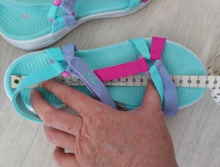 Нови сандали Skechers 24,5см