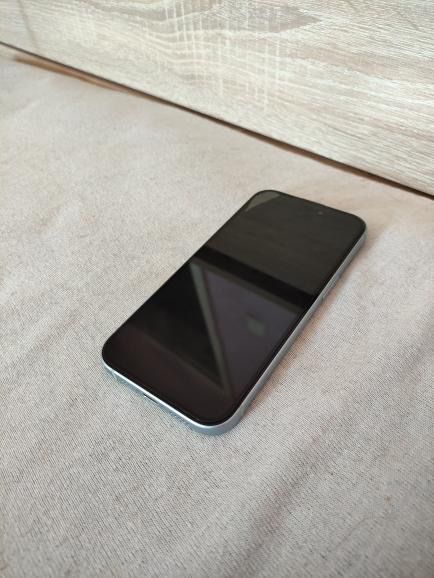 Продавам Iphone 15