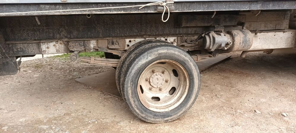 camioneta basculabila schimb cu animale oi vitele