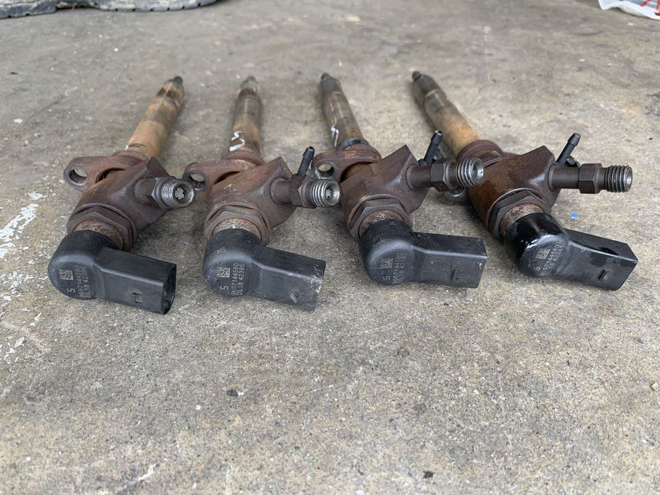 Injectoare Citroen C4 2.0 HDI Ford Mondeo 4 Focus2 2.0 Tdci 9657144580