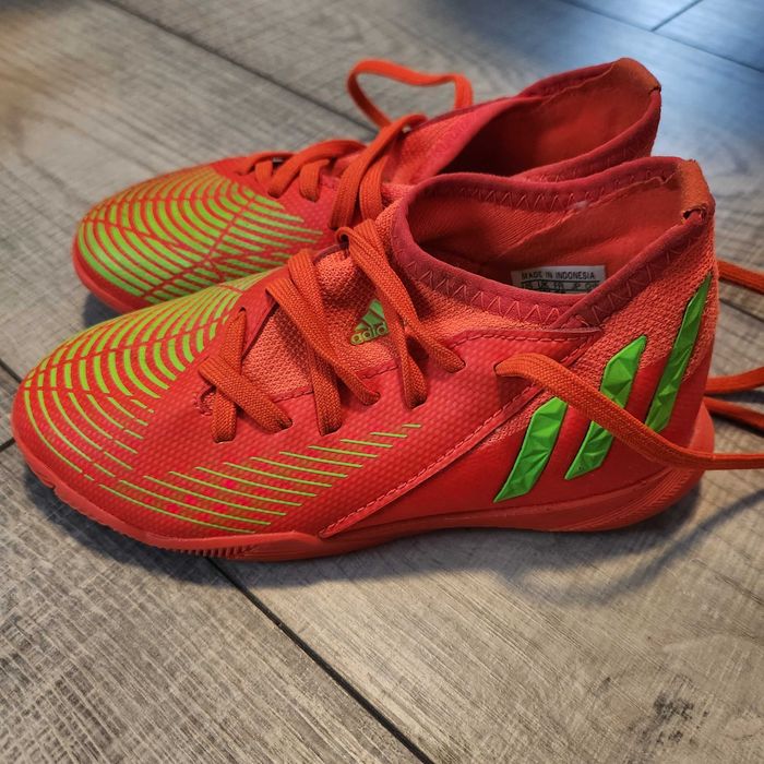 Спортни обувки за зала  с гладка подметка 28 номер