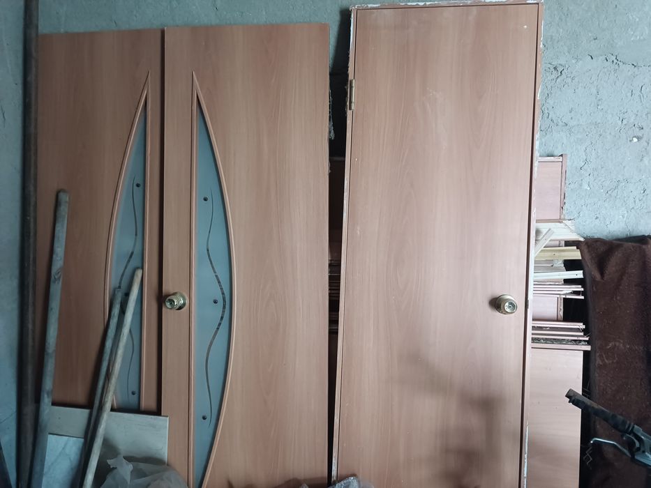 Межкомнатные 5 дверей, в хорошем состоянии