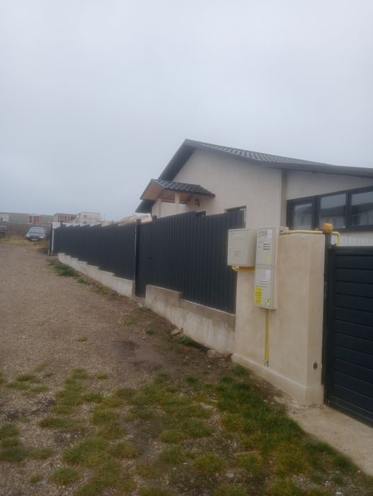 Închiriez casă în Ipotesti pe parter