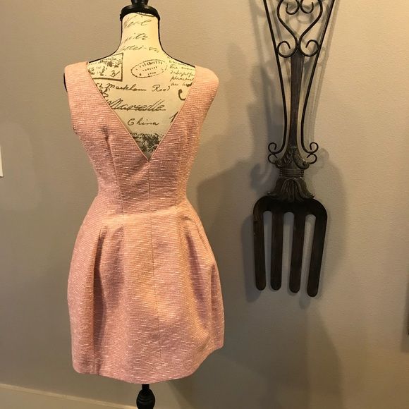 Рокля на Зара - нова, с етикет - XS (НАМАЛЕНА- 50 лв)