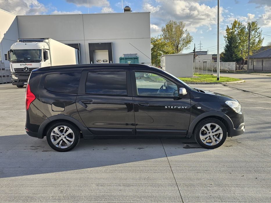 Dacia Lodgy - Stepway - 7 locuri - 2016