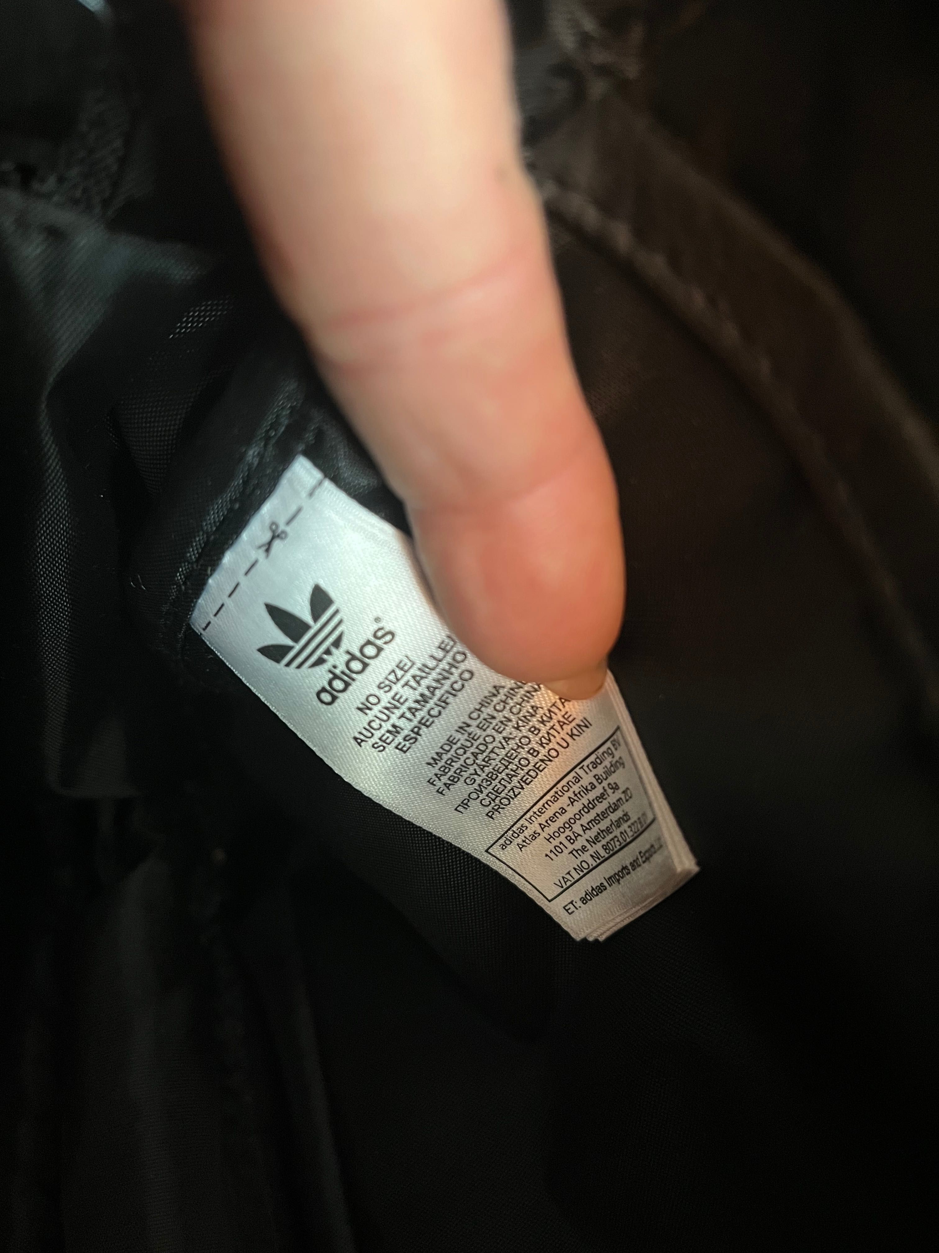 Оригинална чанта на Adidas