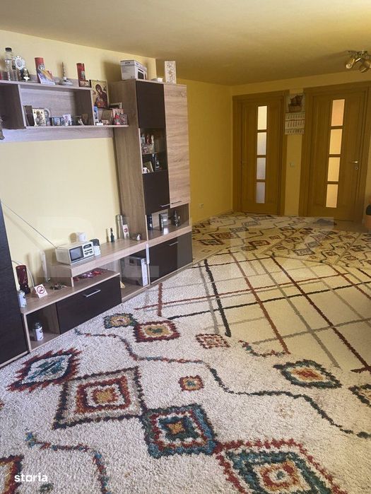 Casa de vanzare, cu 4 camere, 120 mp, zona Neagra Șarului