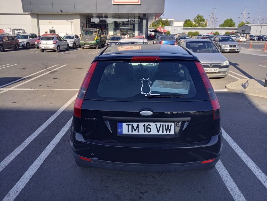 Vând Ford fiesta benzina+ gpl