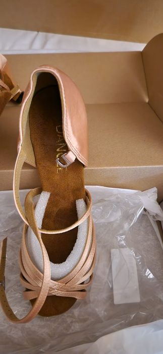 Vand sandale dans marimea 38