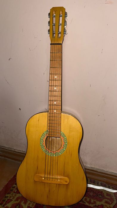 Гитара, деревянная