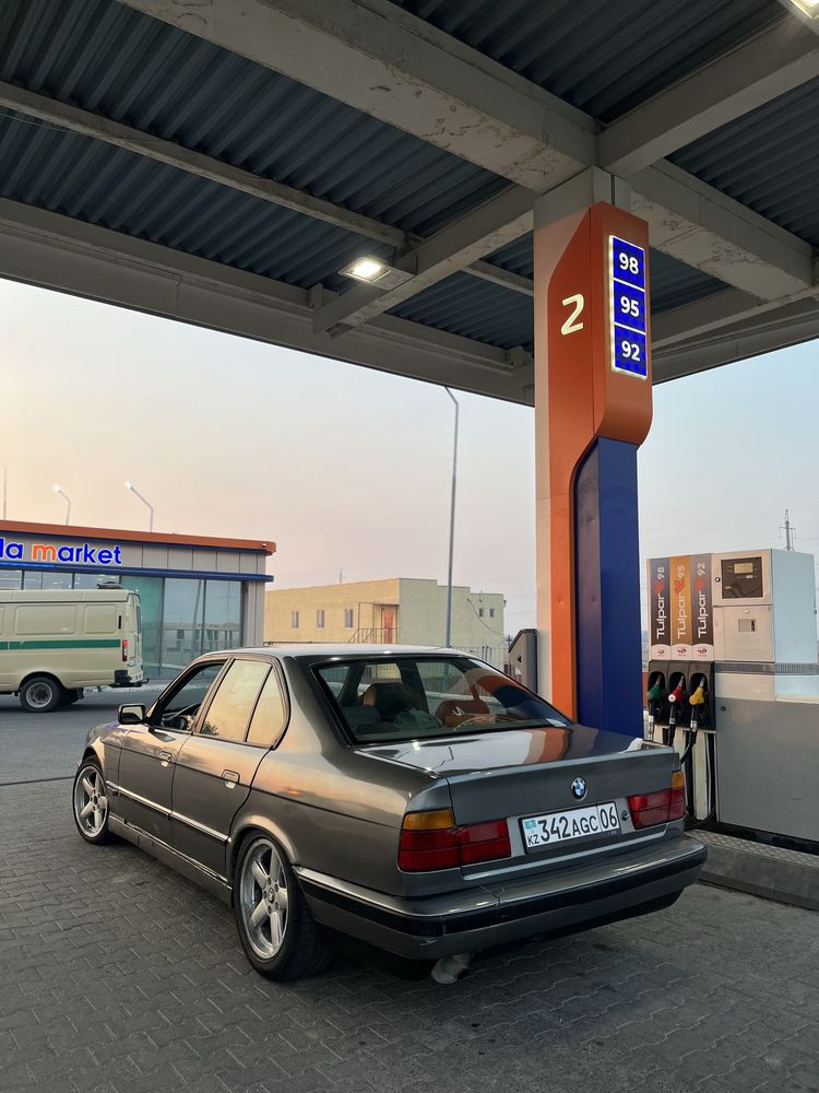 BMW E34 срочно в городе