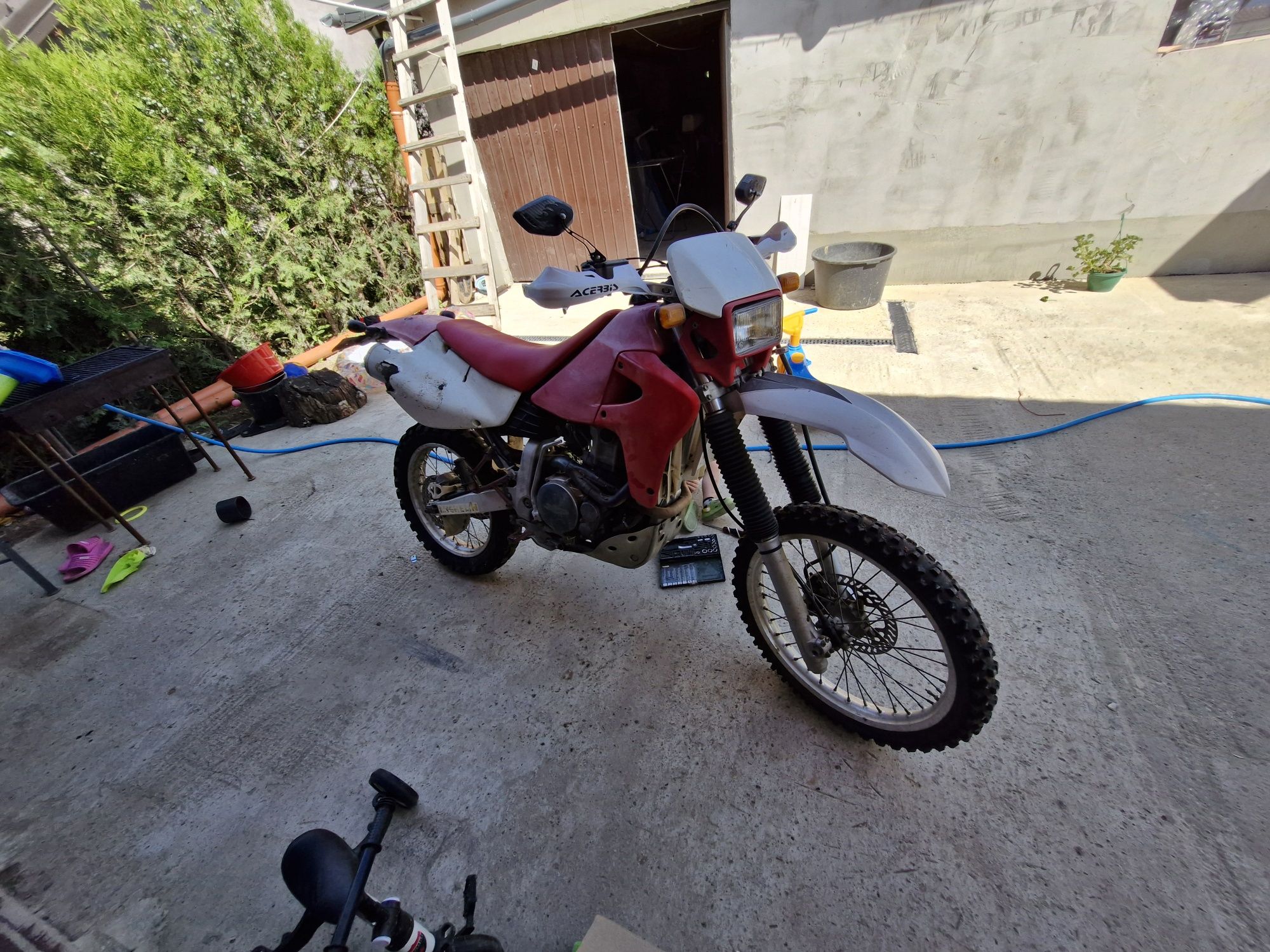 Motocicleta Honda xr650r