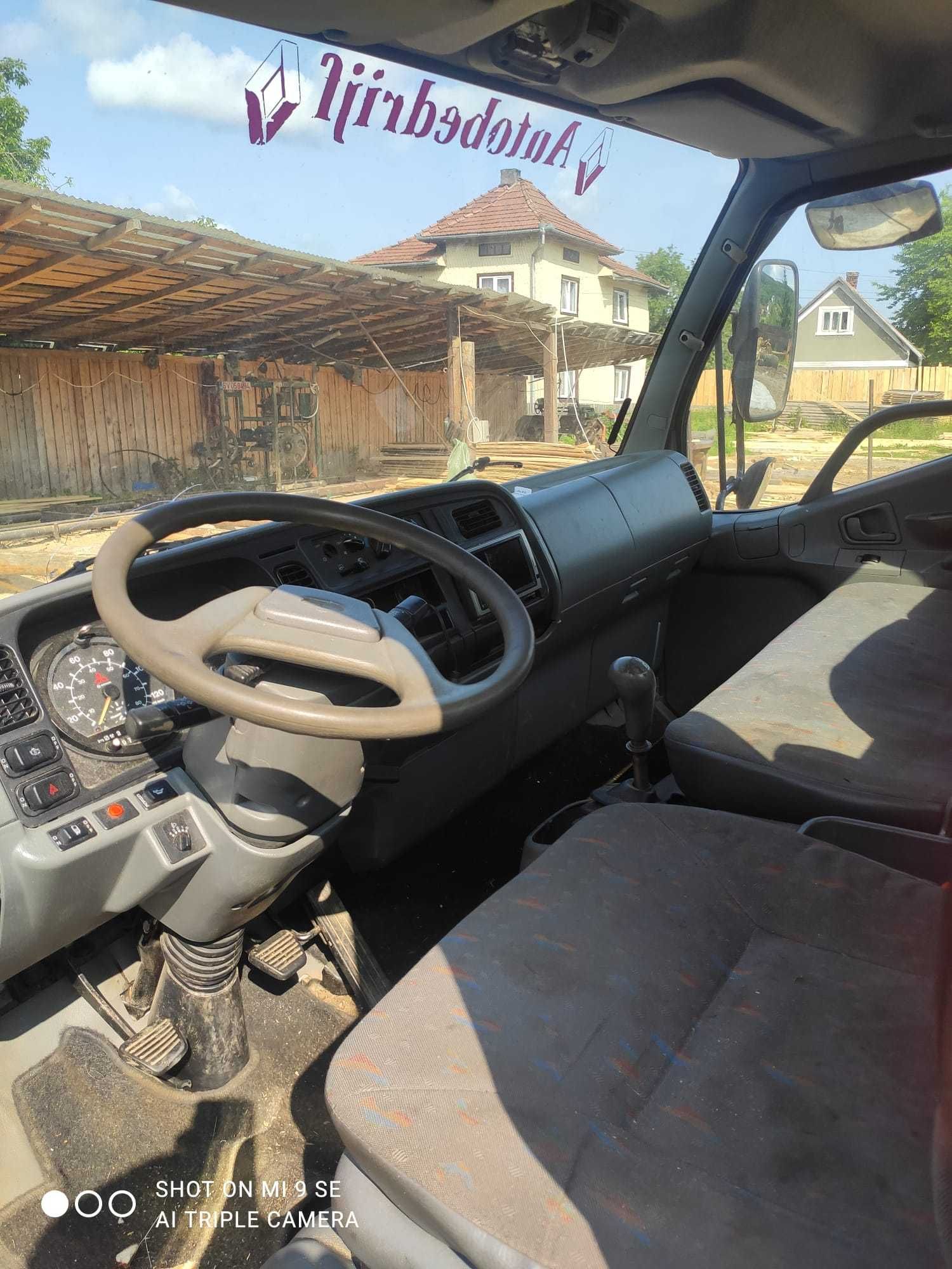 Camion Mitsubishi + Remorcă