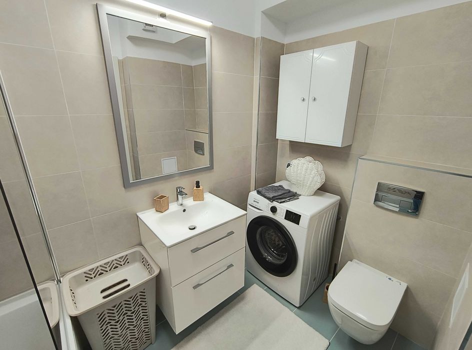 Ap. 2c decomandat cu terasa, complet mobilat si utilat, UNIREA TOWERS