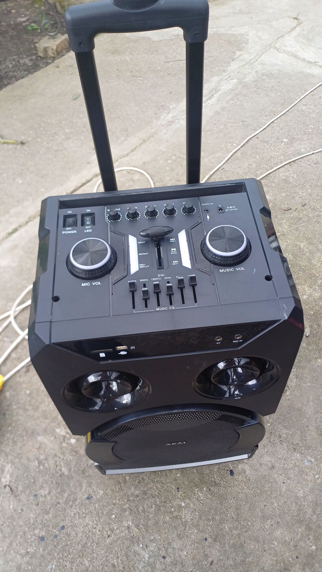 Vand Boxa akai 60w