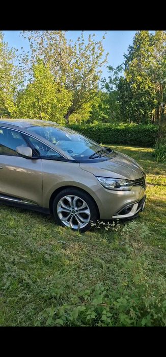 9000  euro Grand scenic 4 7 locuri automat