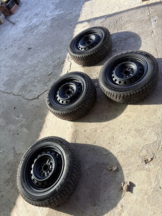 Қыстық шиналар, бір сезон жүрілген, капсен 195/65/15. Жағдайы жақсы