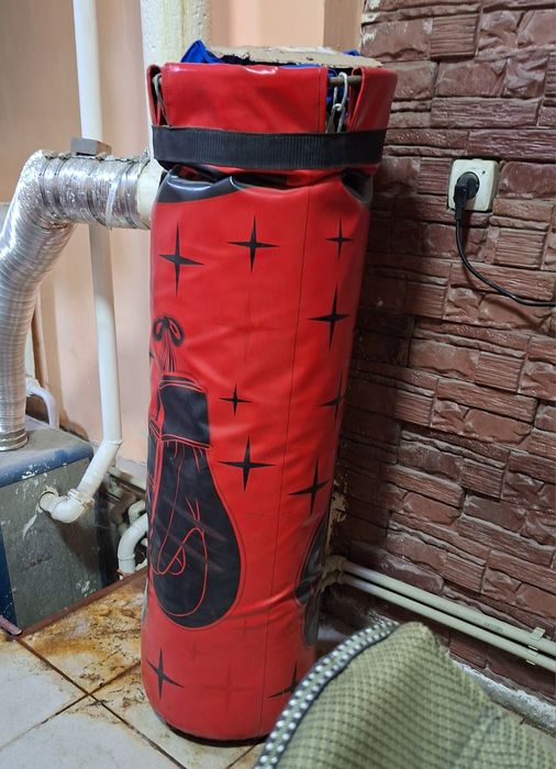 Продам грушу боксерскую