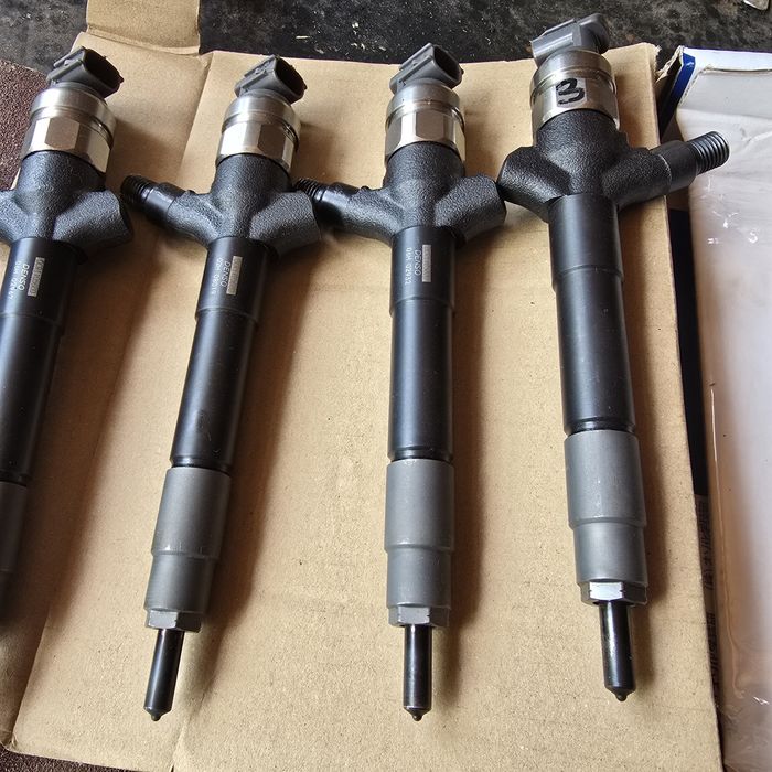 Vând injectoare mitsubishi l200 2007 motor 2.5 136hp
