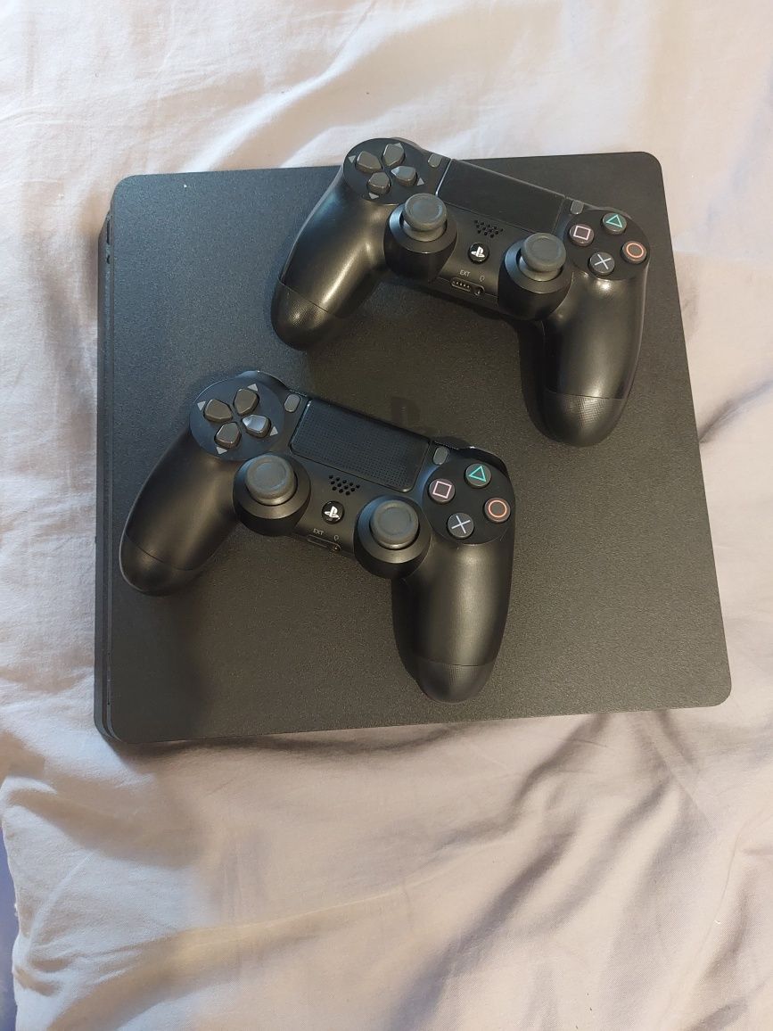 Playstation 4 slim