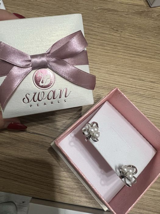 Обеци Swan pearls