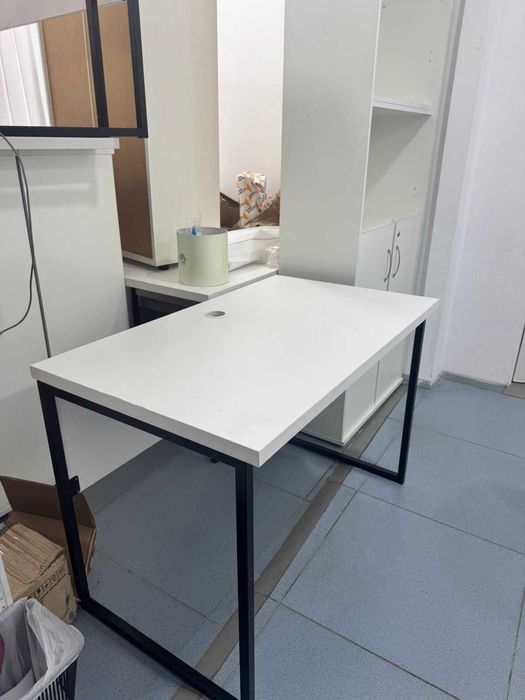 Офисная мебель 
Столы/шкафы