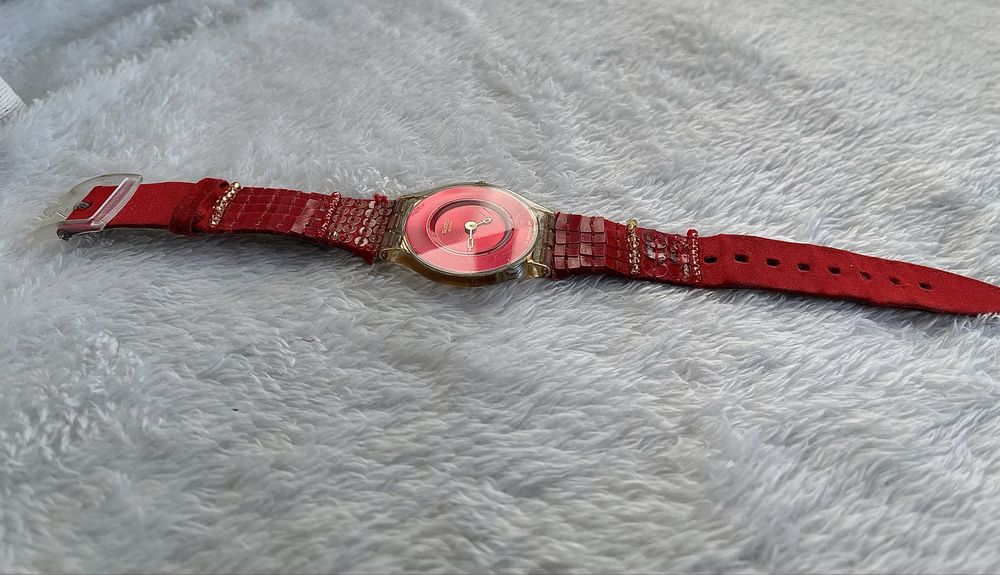 Часовник Swatch Skin Red Pearl (SFK300), 2004 г. Суоч