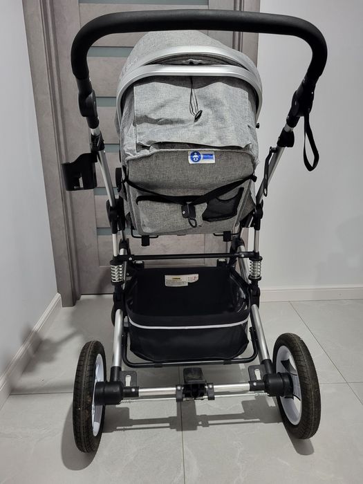Vând cărucior de bebe 2in1
