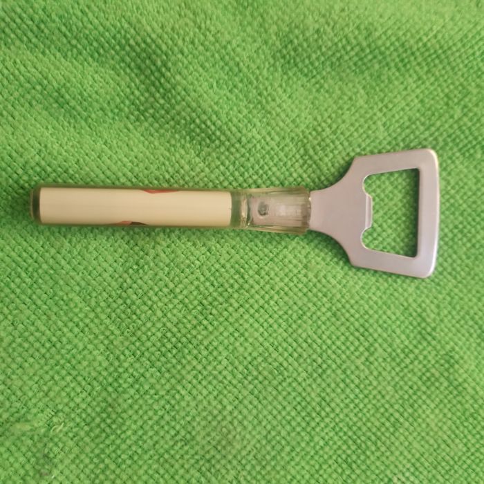 Deschizator de capace