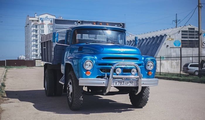 Отсев, глина, песок, щебень, навоз, вывоз мусора.