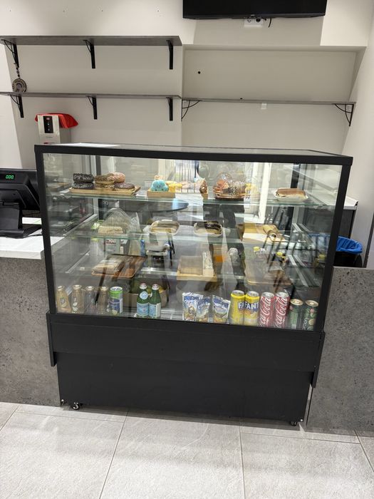 Холодильная витрина