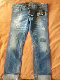 Продам джинсы женские фирмы DSQUARED2 размер 40