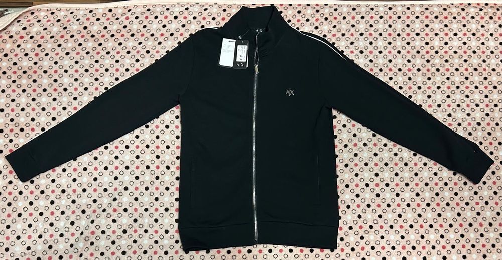 Vând bluze noi de bărbați Armani Exchange