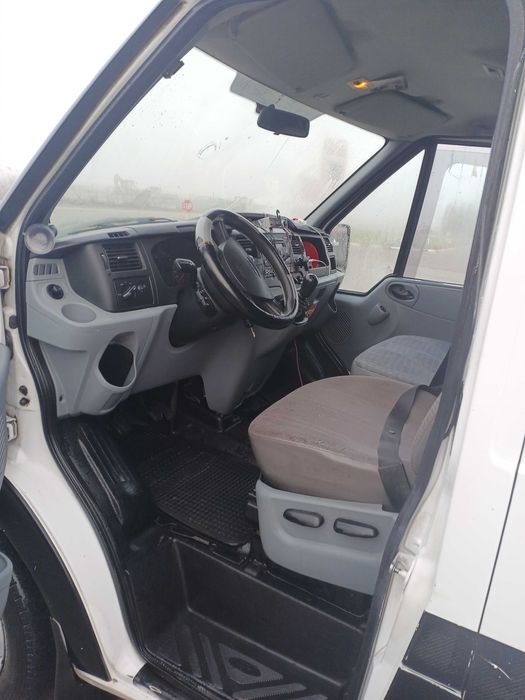 Vând Ford transit