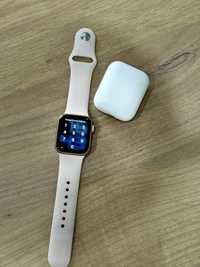 Продам apple watch se 40 mm  и airpods