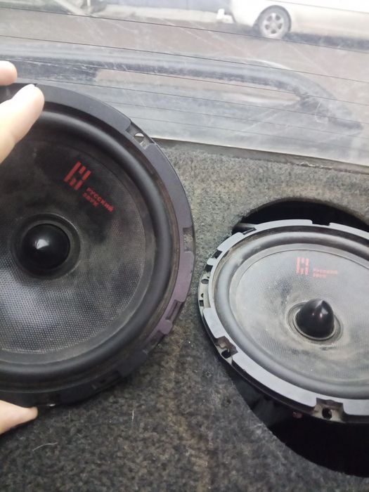 Продам две мощные колонки