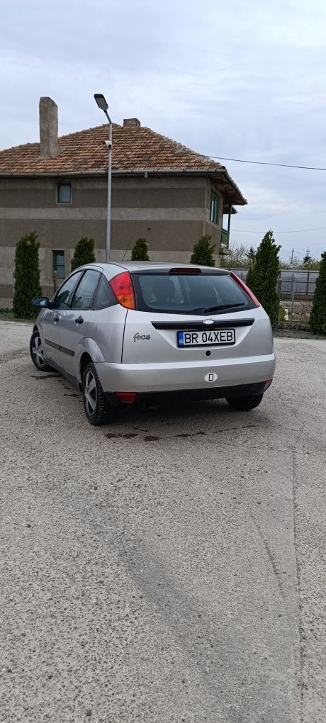 Vând Ford focus 1,6 benzină