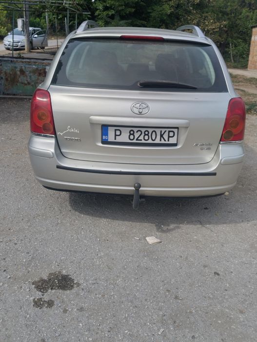 Лек автомобил Toyota avensis