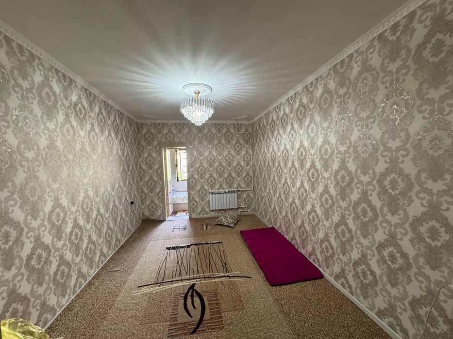 Продам квартиру Ахмад Югнакий 3-5/3/5 Ahmad Yugnakiyda 3 xona sotiladi