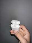 vand carcasa AirPods 2 originala