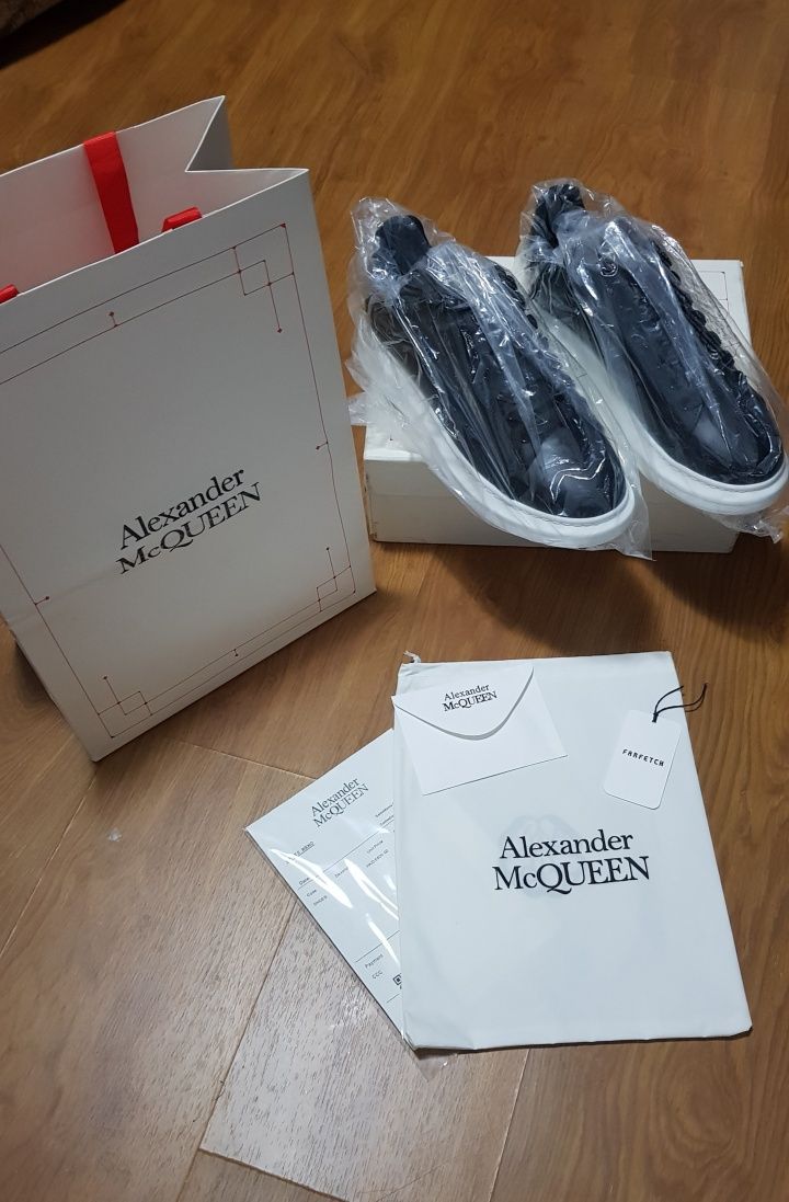 Adidași Alexander McQueen • STOC: 44 • Livrare rapidă 1-2 zile •