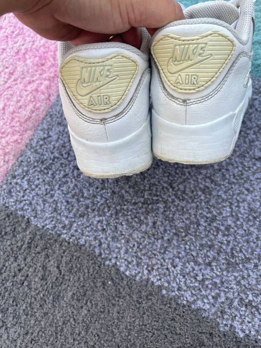 Adidași NIKE air max piele, nr 35